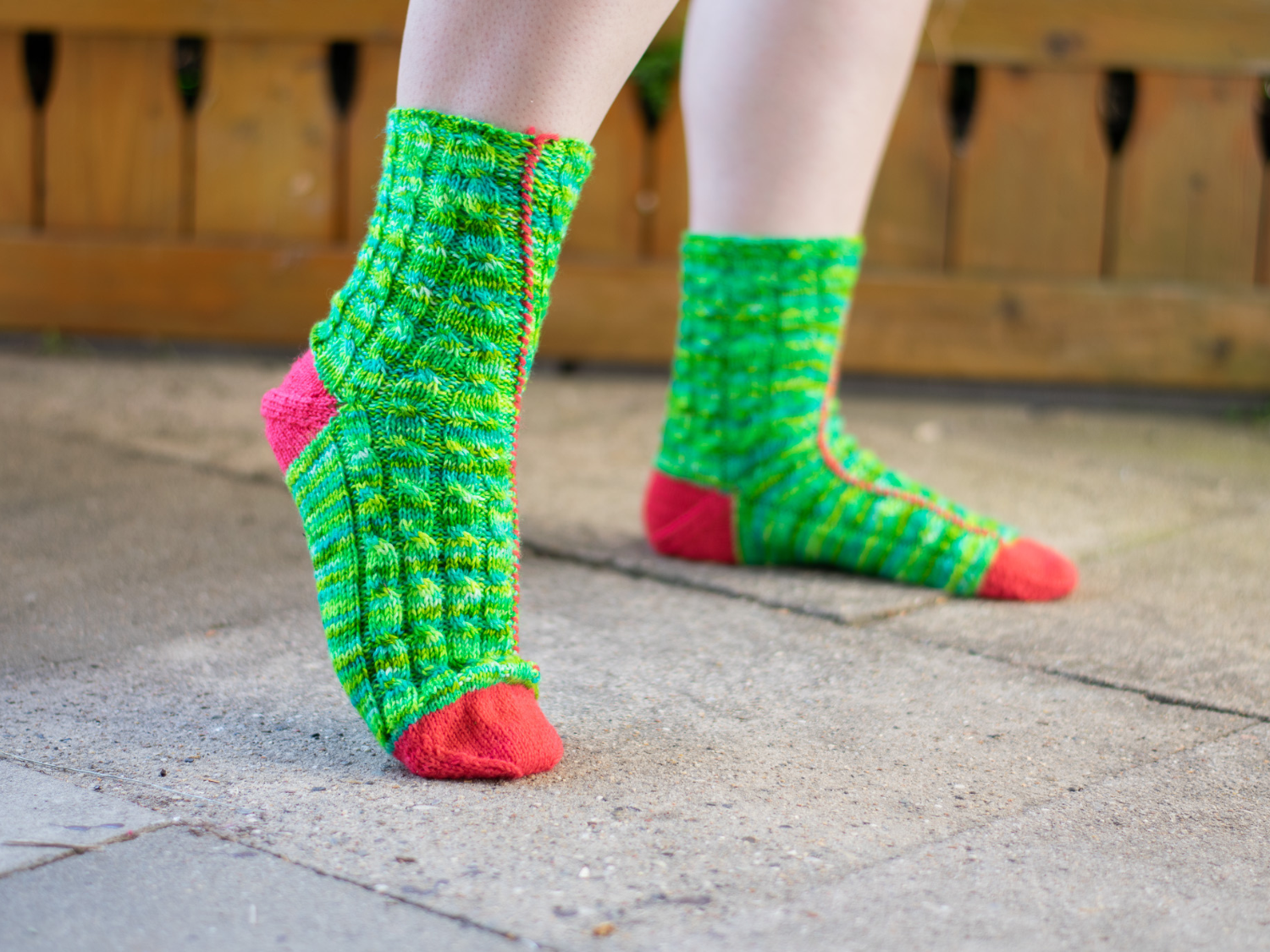Read more about the article Zopfmustersocken „Valgus“ stricken